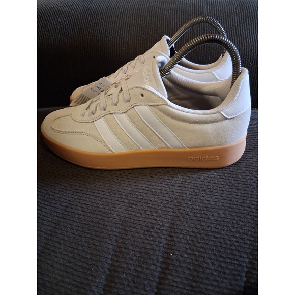 Adidas Barreda Sportswer Men's 9.5 Athletic Shoe JR1325 New - Picture 1 of 8